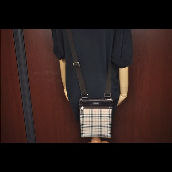Burberry Nova Check Crossbody - Picture 15 of 15